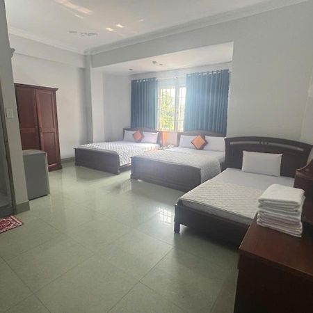 Khach San Thanh Hong Ho Chi Minh City Bagian luar foto