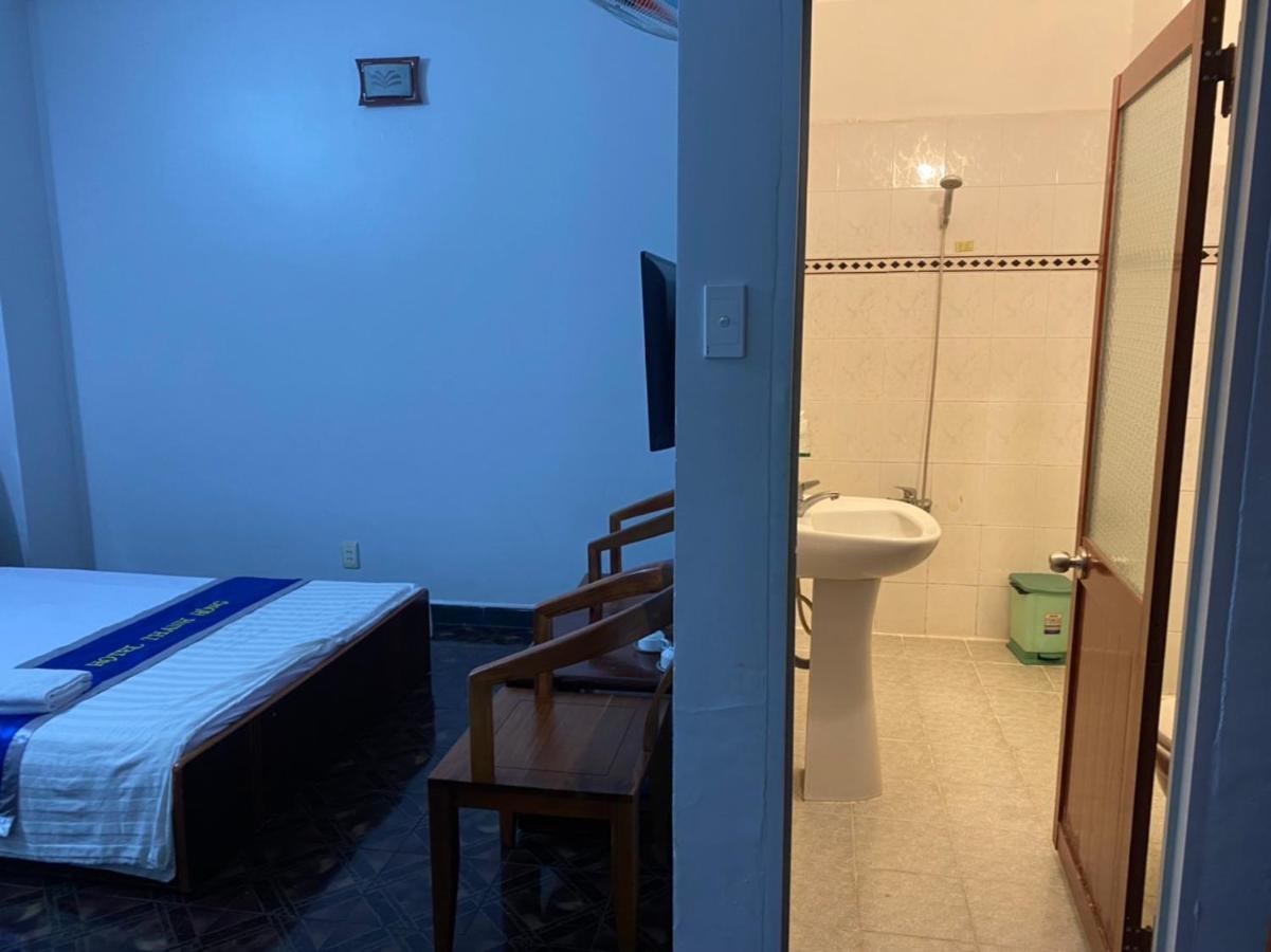 Khach San Thanh Hong Ho Chi Minh City Bagian luar foto