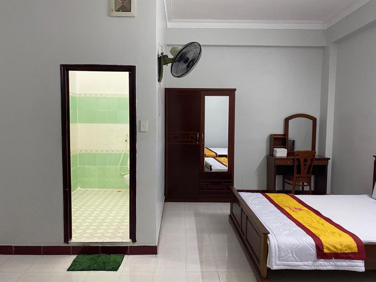 Khach San Thanh Hong Ho Chi Minh City Bagian luar foto
