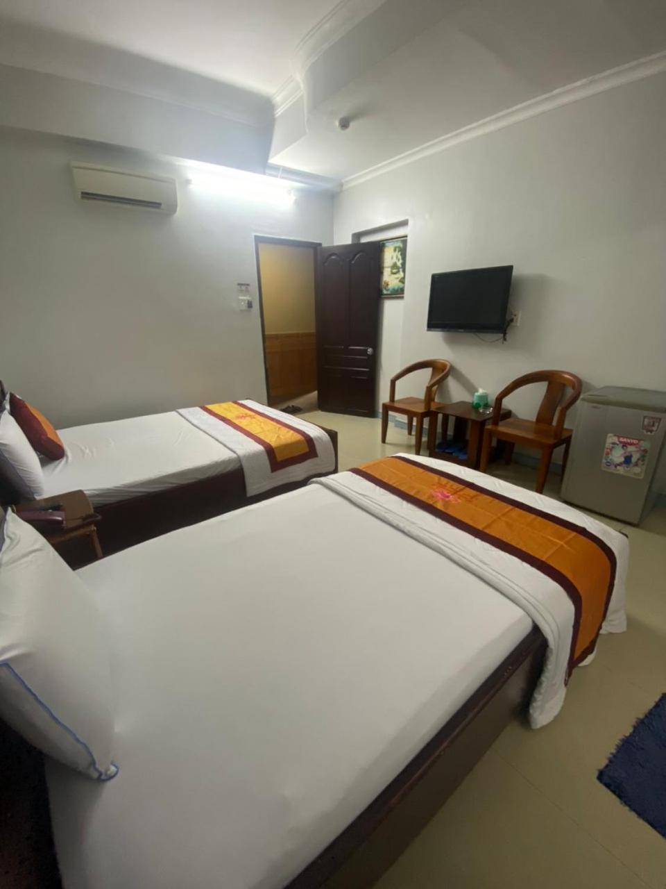Khach San Thanh Hong Ho Chi Minh City Bagian luar foto
