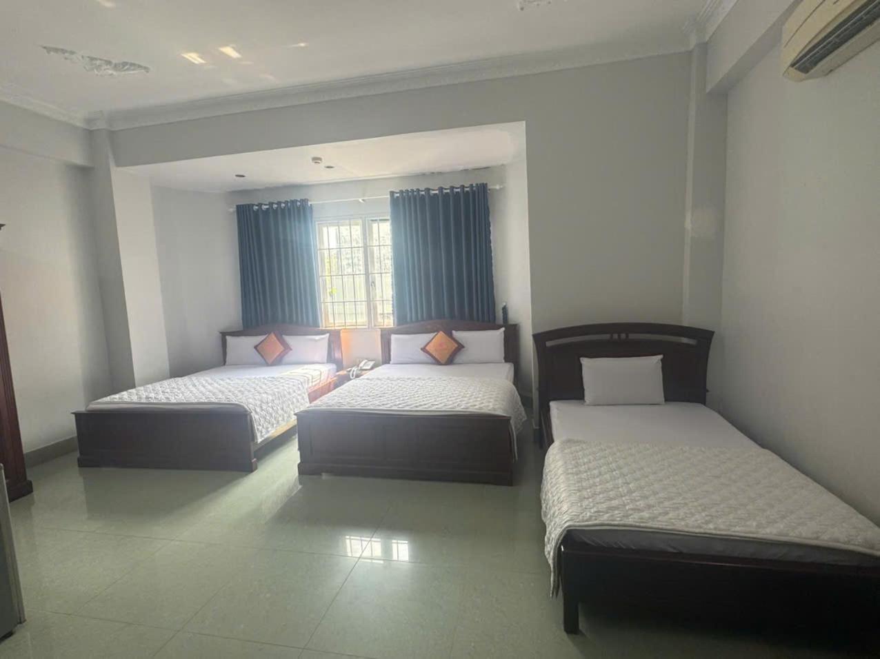 Khach San Thanh Hong Ho Chi Minh City Bagian luar foto