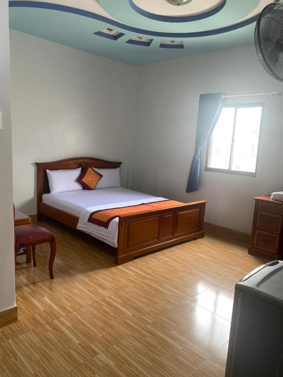 Khach San Thanh Hong Ho Chi Minh City Bagian luar foto